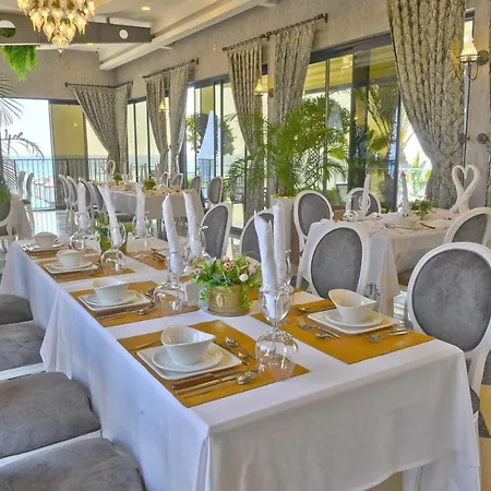 ホテル Aria & Ultra Konaklı