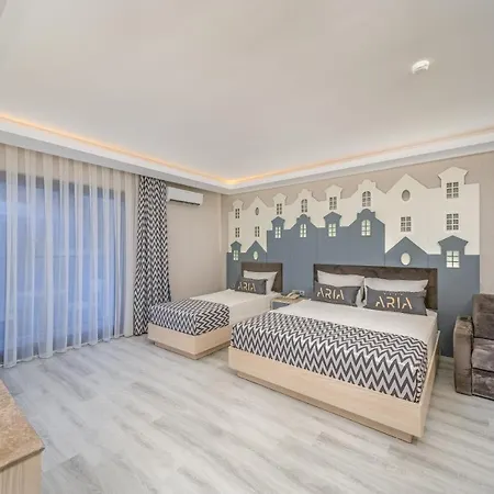 Aria & Ultra فندق 5*