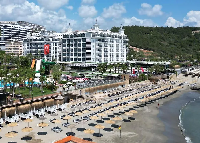 Aria & Ultra Hotel 5*