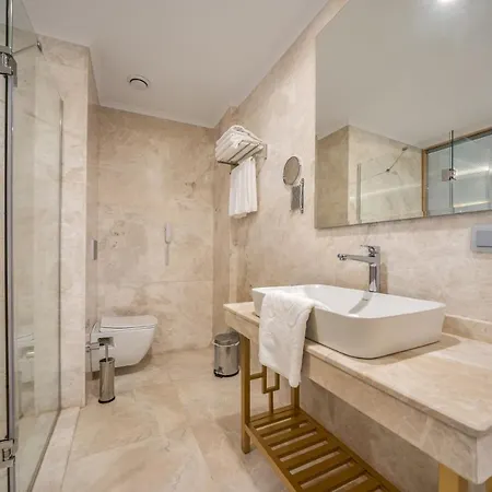 Otel Aria & Ultra Konaklı